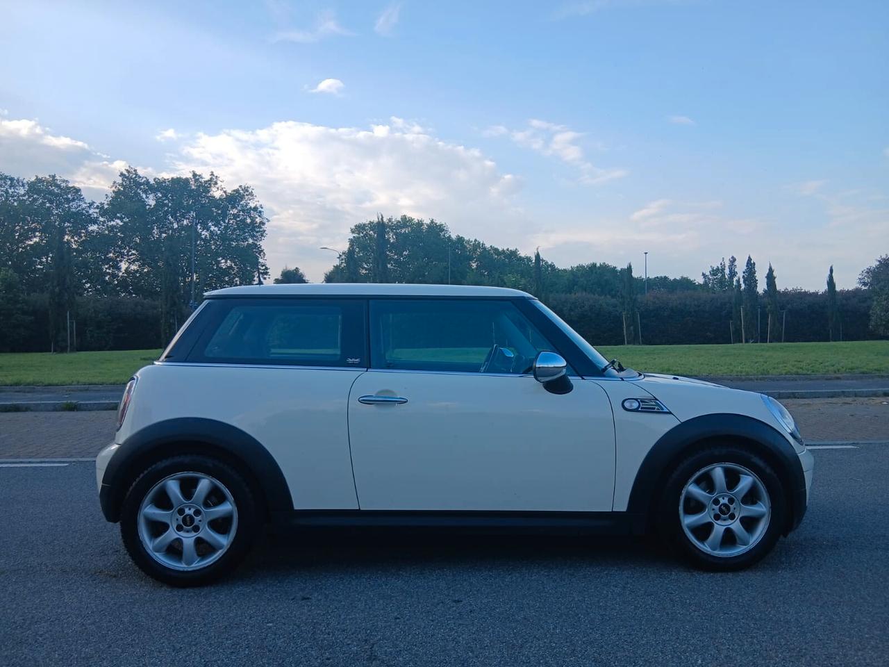 Mini 1.4 16V One Chili