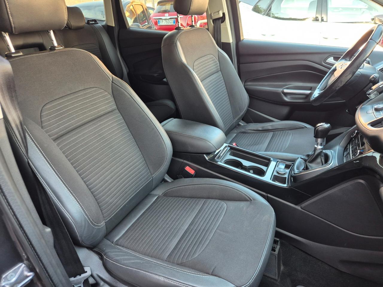 Ford Kuga 2.0 TDCI 150 CV S&S 2WD Titanium