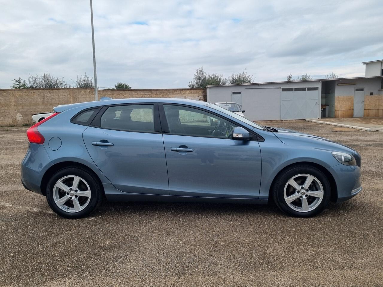 Volvo V40 D2 Business