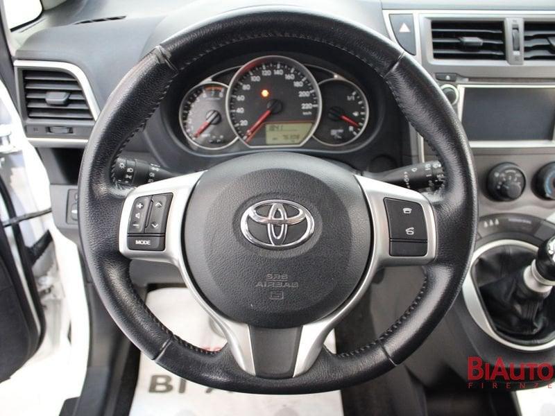 Toyota Verso-S Verso-S 1.3 MT