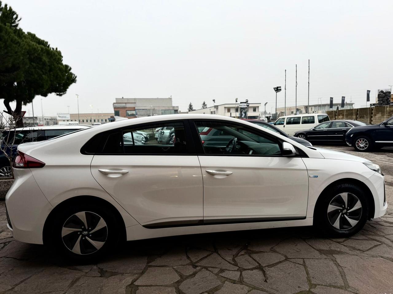Hyundai Ioniq 1.6 Hybrid DCT Style
