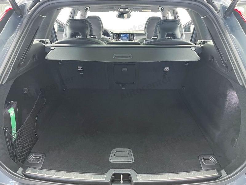 Volvo XC60 XC60 B4 (d) 197CV AUT AWD R DESIGN