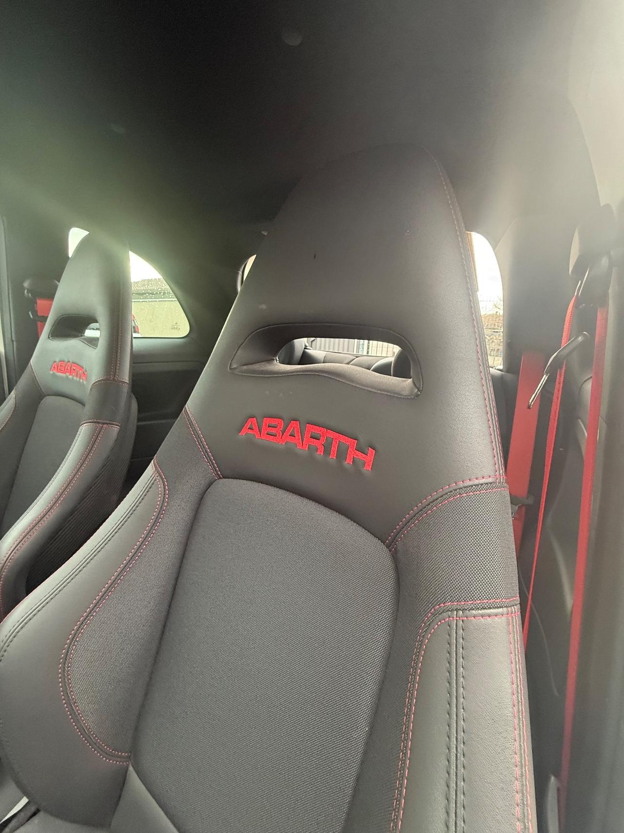 Abarth 595 1.4 Turbo T-Jet 180 CV Esseesse