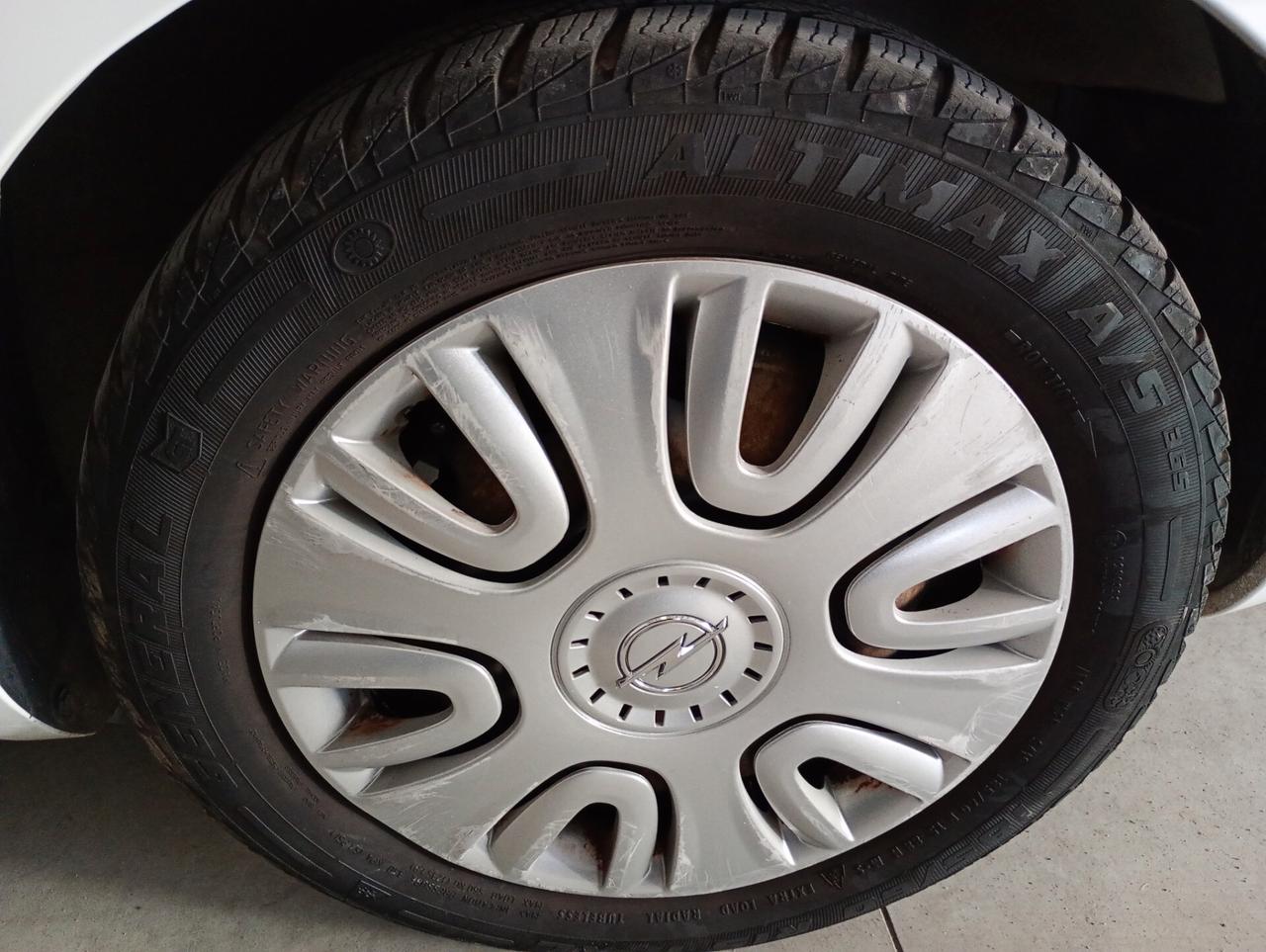 Opel Agila 1.2 16V 94CV Enjoy