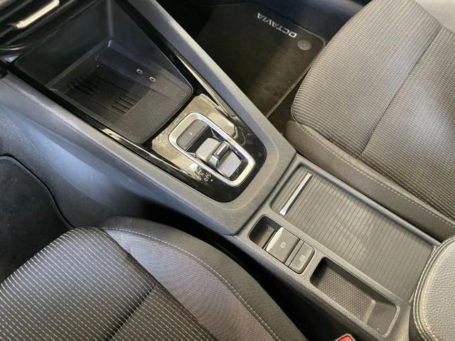 SKODA Octavia 2.0 TDI 150CV DSG WAGON STYLE