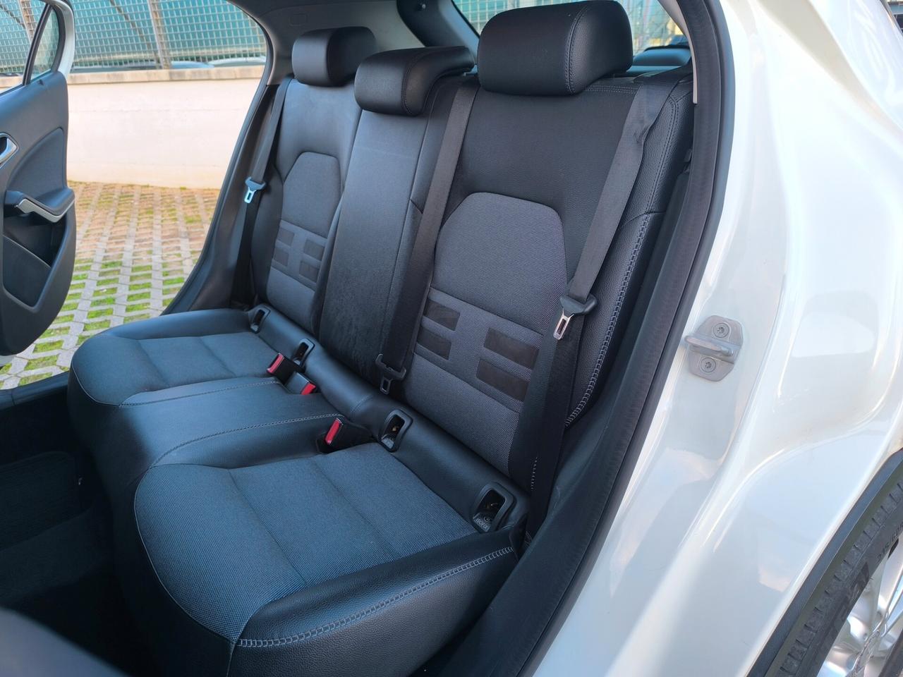 MERCEDES GLA SPORT 180 CDI AUTOMATICO DUE PROPIETARI