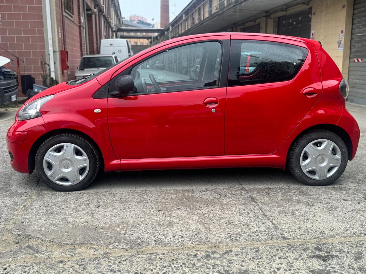 Toyota Aygo 1.0 12v 5 porte Now 2009