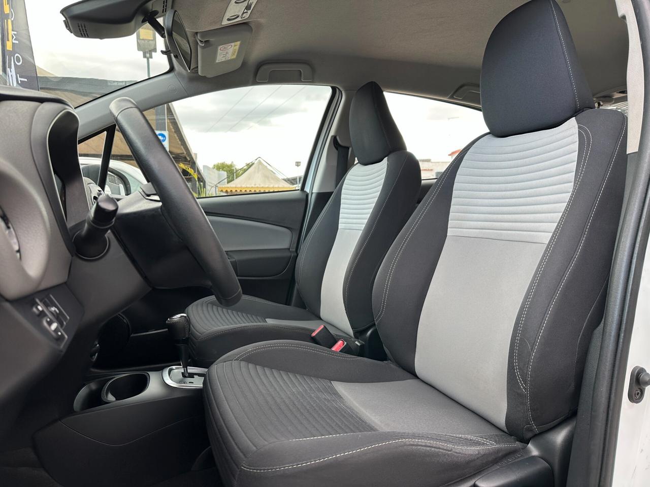 TOYOTA Yaris 1.5 Hybrid 5 porte Business