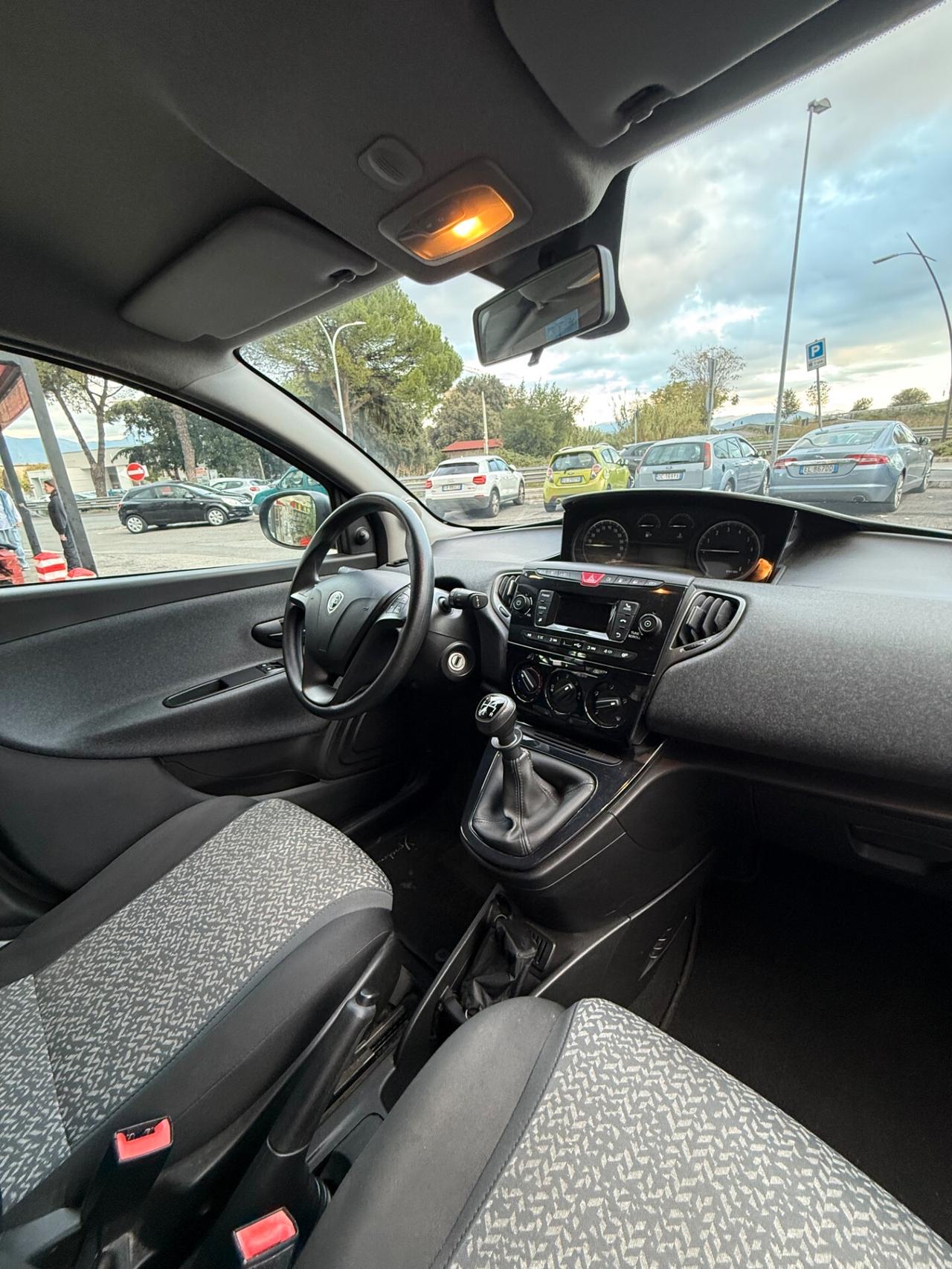 Lancia Ypsilon 1.2 69 CV 5 porte GPL Ecochic Gold