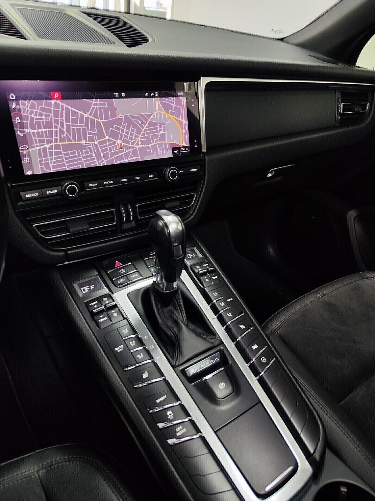 Porsche Macan 2.0 245cv Tetto Led