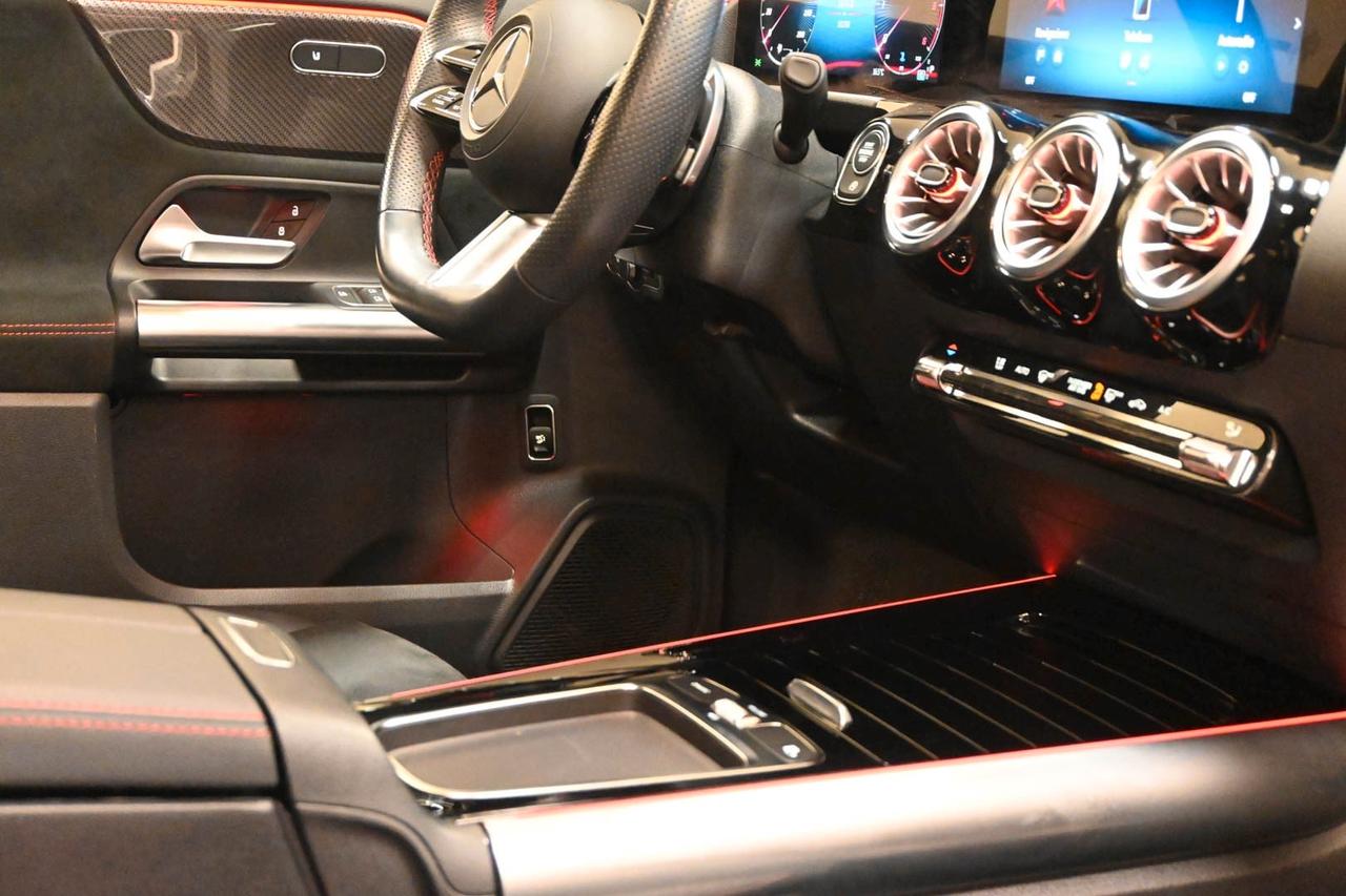 MERCEDES GLA (H247) GLA 200 d Automati...