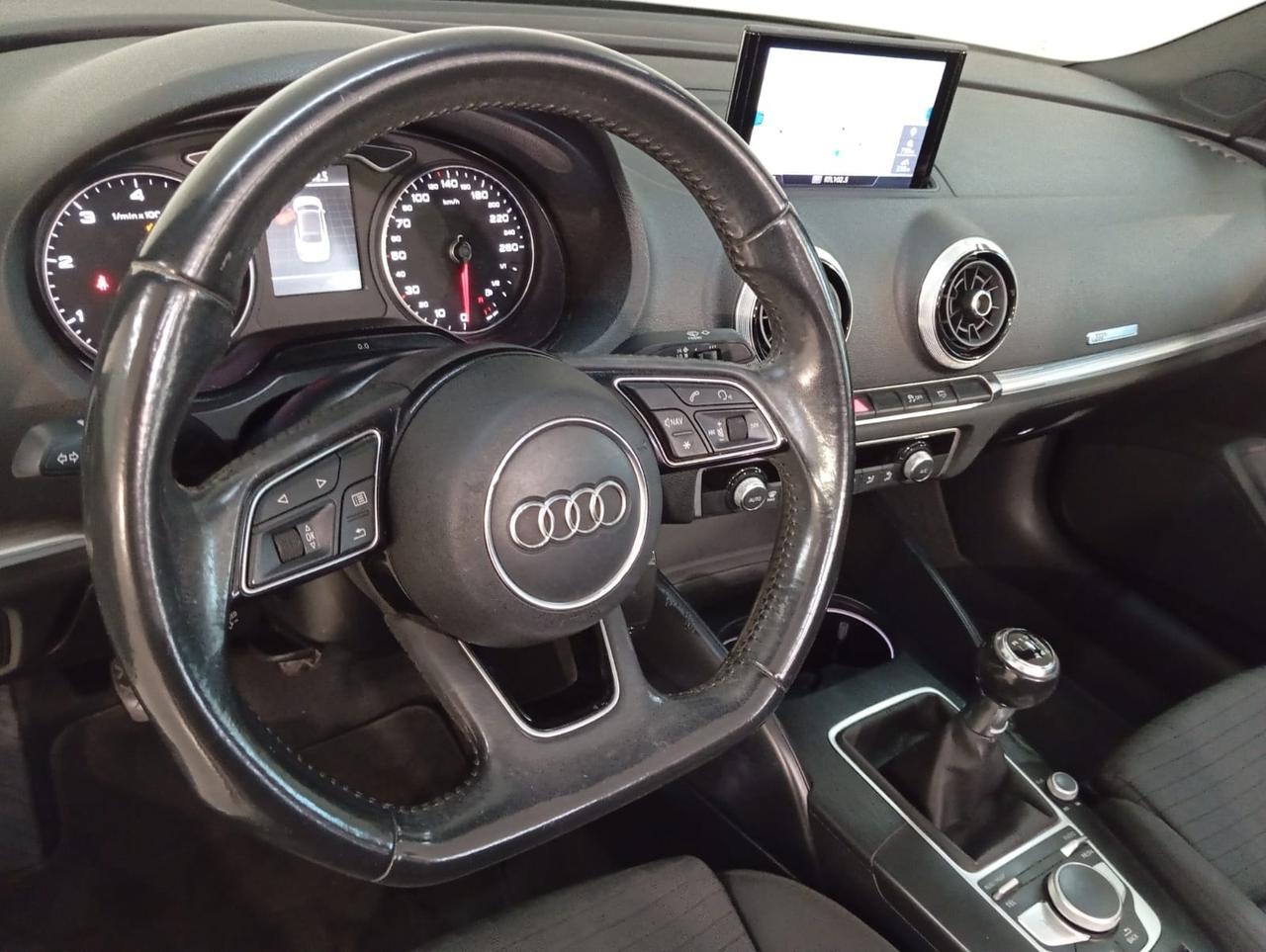 Audi A3 Cabrio 1.6 TDI 116 CV Design