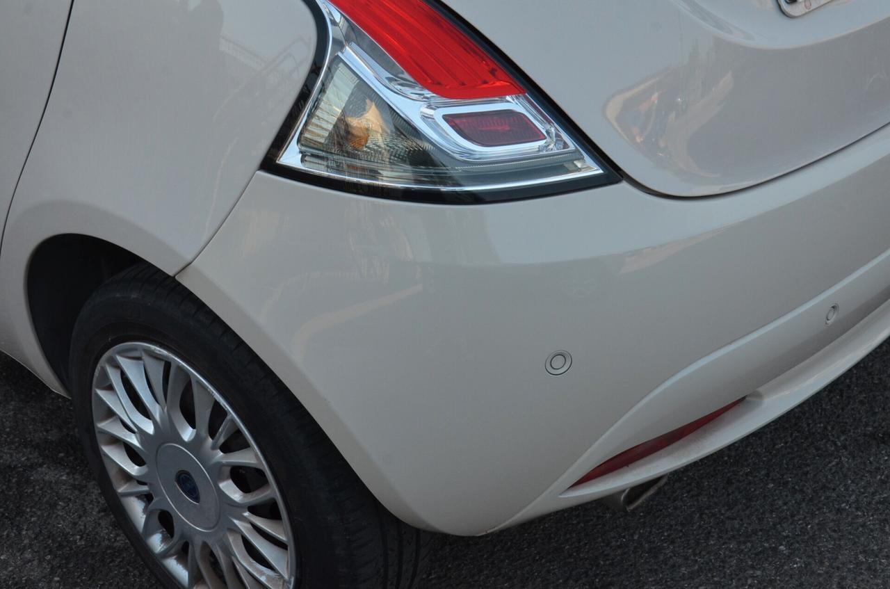 Lancia Ypsilon 1.2 69 CV 5 porte Gold