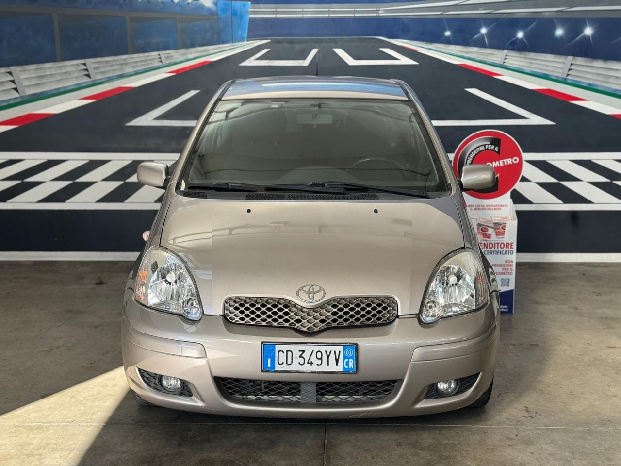 Toyota Yaris 1.0i 16V OK NEOPATENTATI