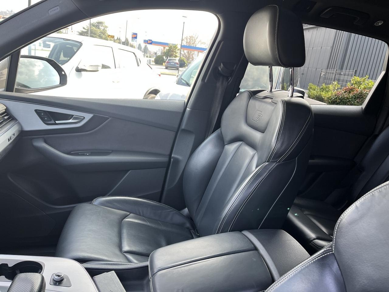 AUDI Q 7 3000 TDI 272 CV S.LINE ( GANCIO TRAINO )