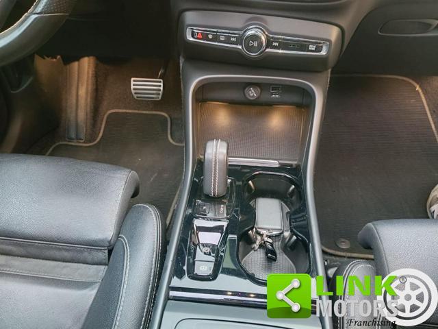 VOLVO XC40 D4 AWD Geartronic R-design
