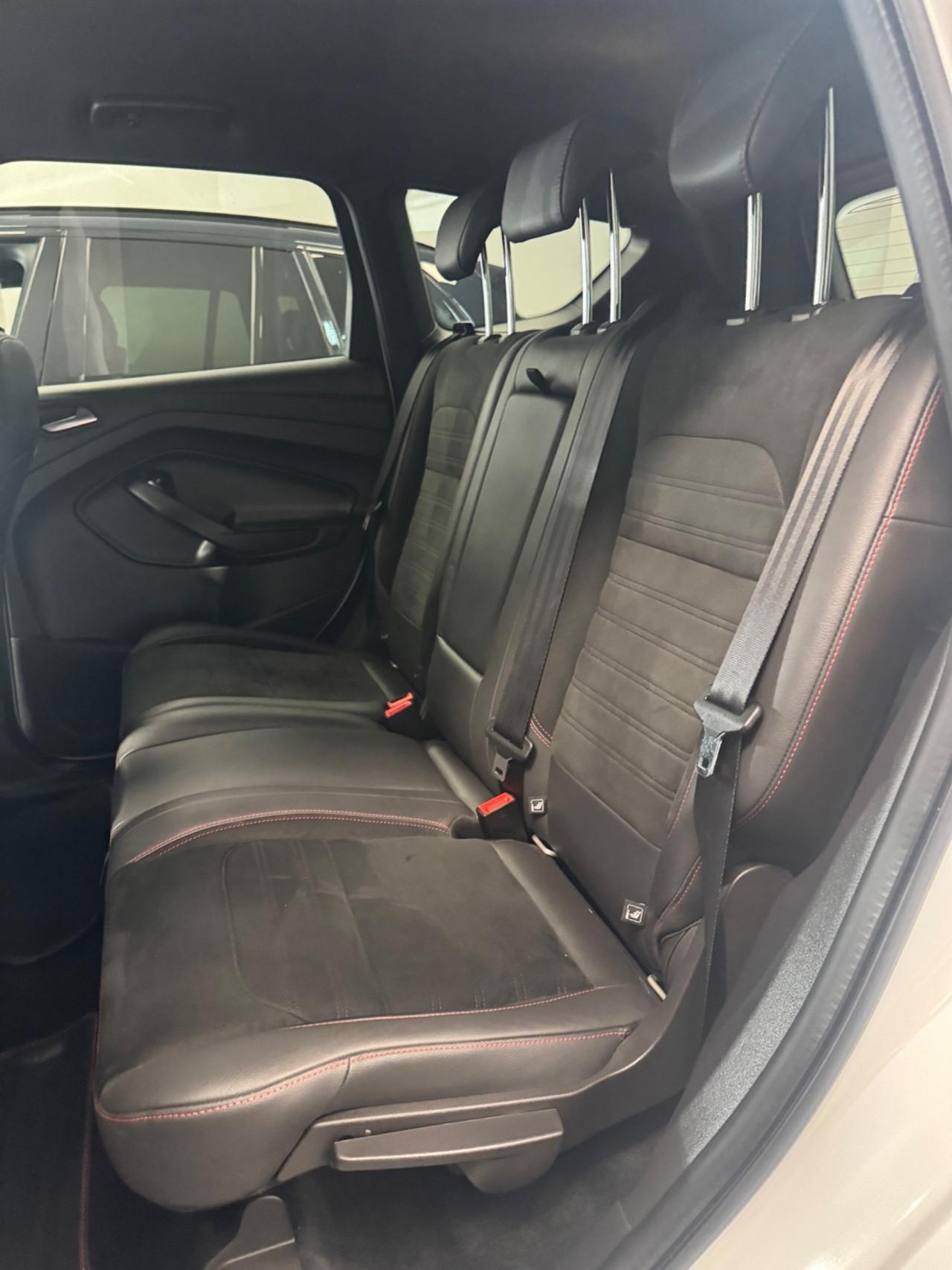Ford Kuga 1.5 TDCI 120 CV ST-Line