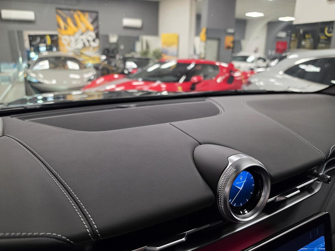 Maserati Grecale MHEV 330 CV AWD Modena VERNICE SPECIALE _ FULL OPTIONAL _ GARANZIA UFFICIALE _ TAGLIANDI UFFICIALI _ GARANZIA 12 MESI _ HEAD UP DISPLAY _ CERCHI DIAMANTATI _ SEDILI RISCALDATI _ RETROCAMERA _ UNICO PROPRIETARIO