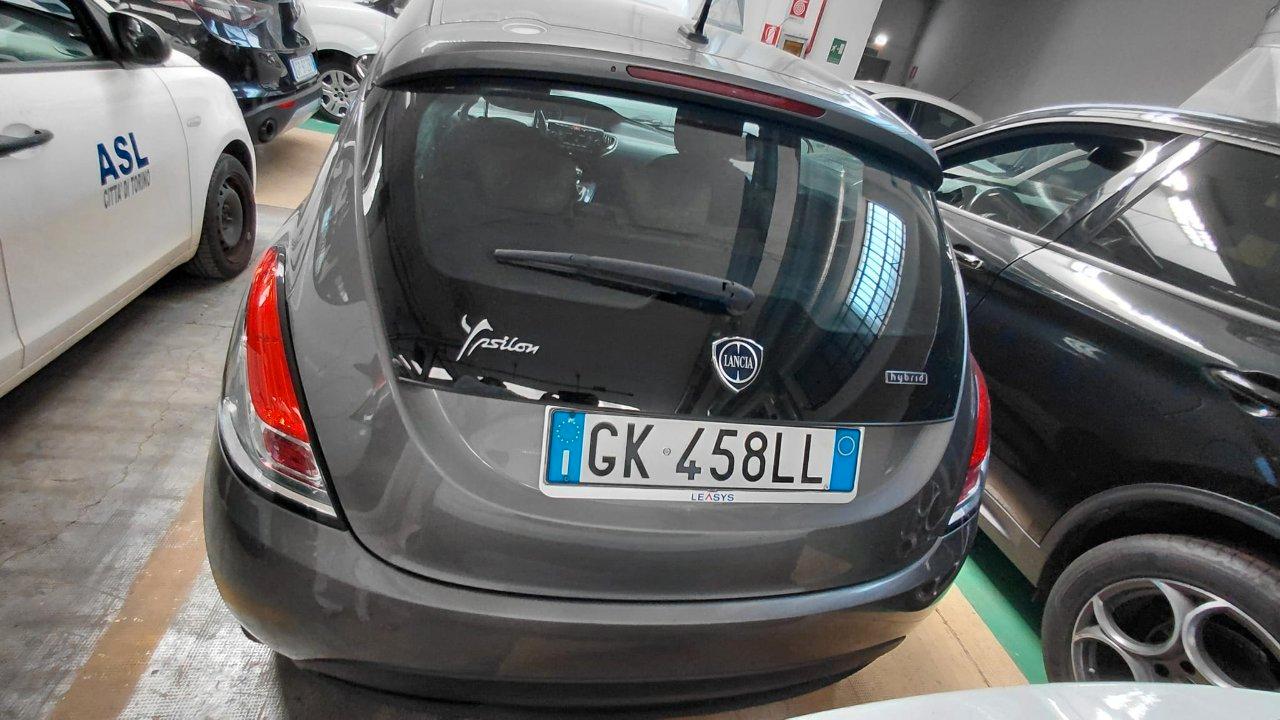 Lancia Ypsilon 1.0 70cv Firefly Hybrid S&S Silver
