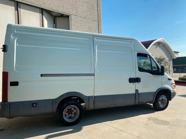 Iveco Daily 35S12V 2.3 Hpi TDI PC-TN Furgone L