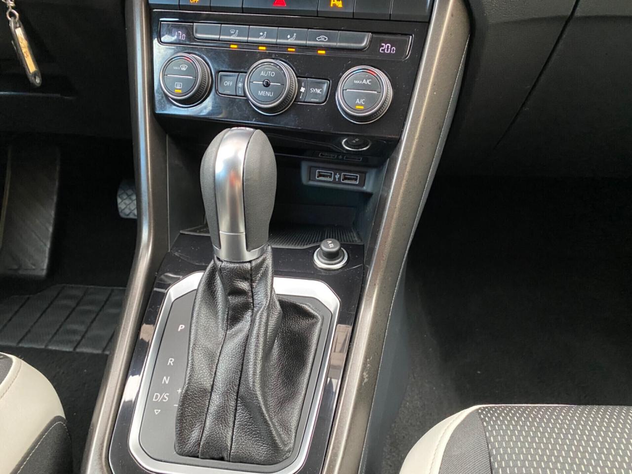 Volkswagen T-Roc 1.5 Benzina Automatica