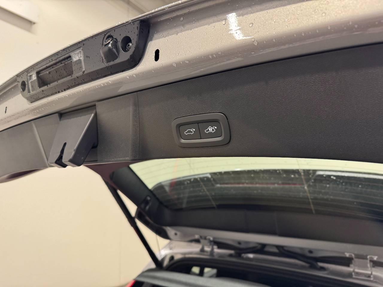 VOLVO XC40 B3 CORE AUTO