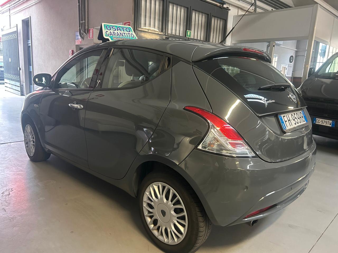 Lancia Ypsilon 1.2 69 CV 5 porte Platinum