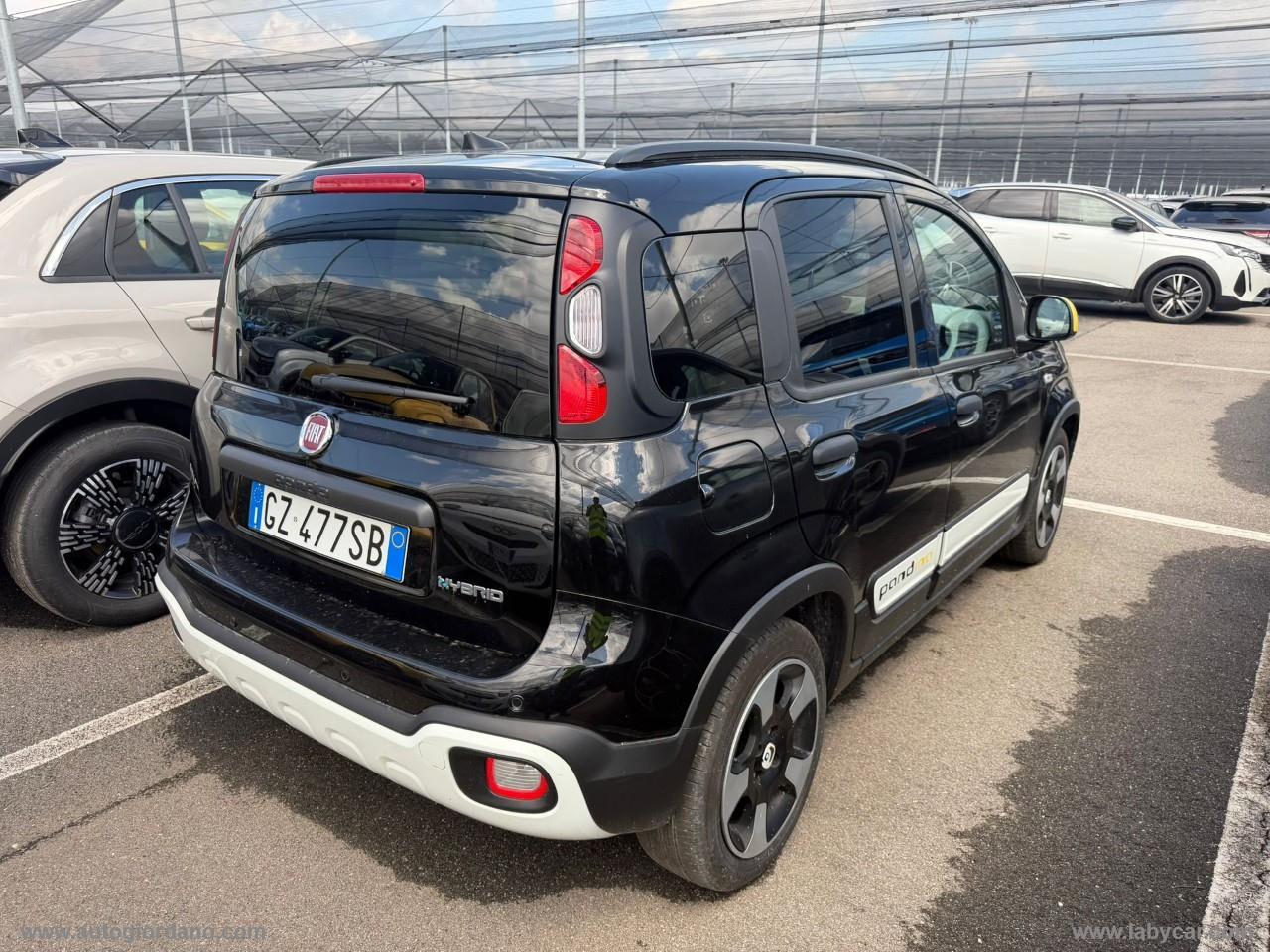 FIAT Panda 1.0 FireFly S&S Hybrid PACK CROSS