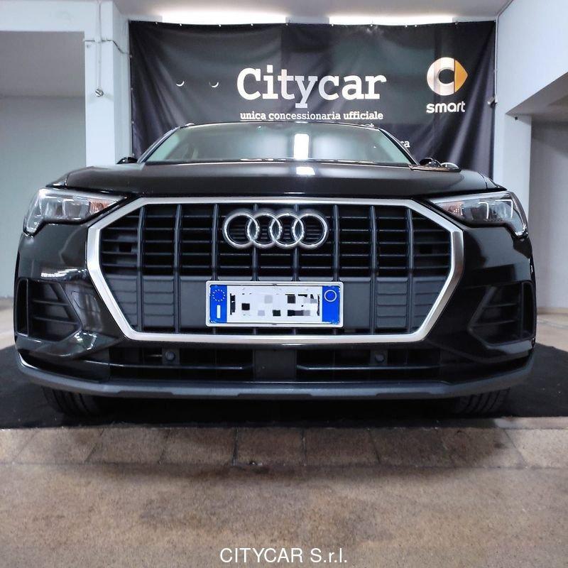 Audi Q3 35 TDI S tronic Business