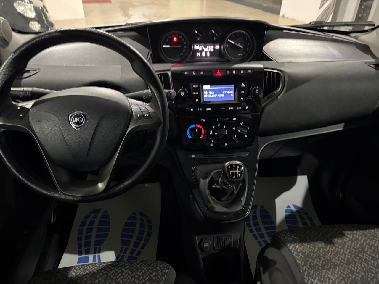 Lancia Ypsilon 1.0 Firefly hybrid