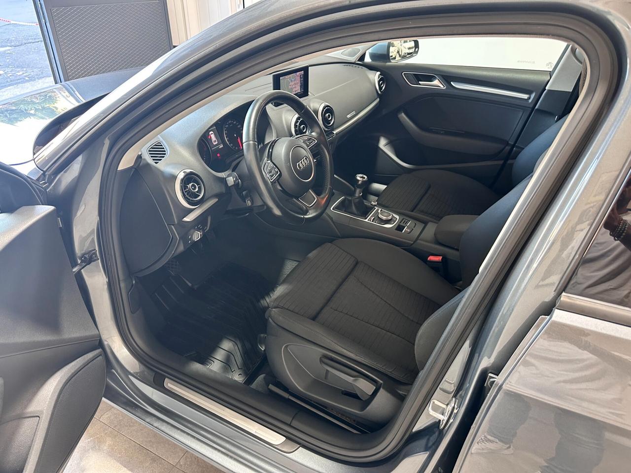 Audi A3 SPB 1.6 TDI 110cv – NAVI – FULL – DA VETRINA