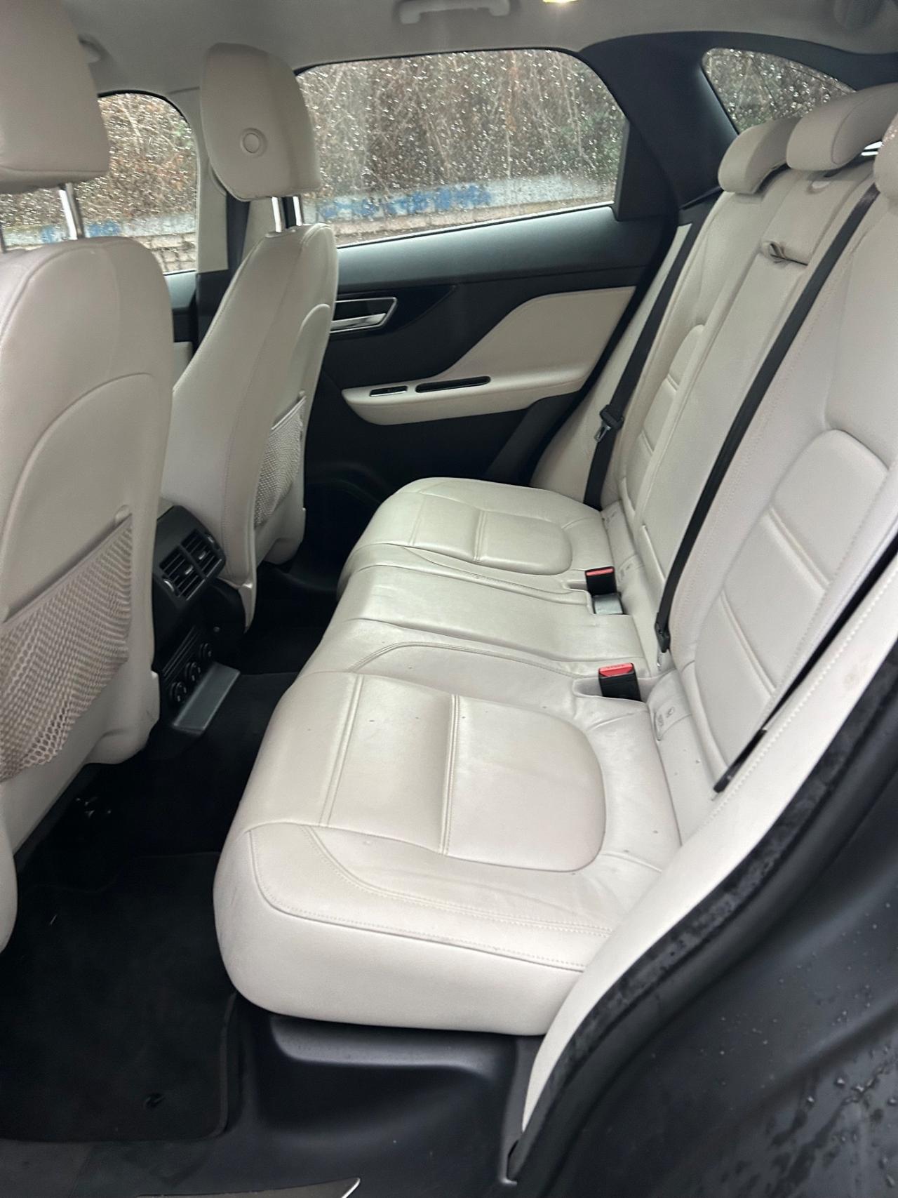 Jaguar F-Pace 2.0 D 180 CV AWD