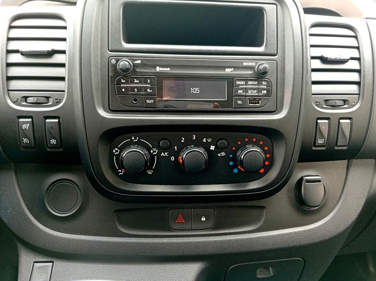 Vivaro 29 1.6 Combi LUNGO 9 POSTI