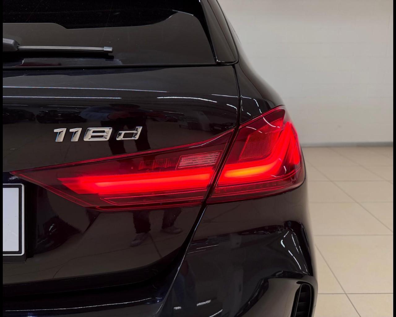 BMW Serie 1 (F40) - 118d 5p. Msport