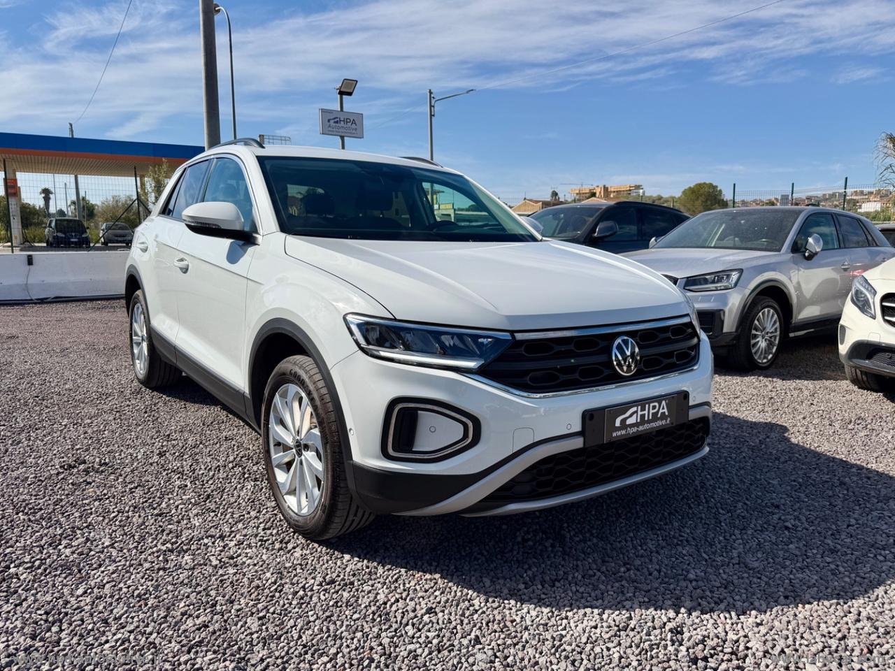 VOLKSWAGEN T-Roc 2.0TDI LED CARPLAY PARK ASSIST ACC