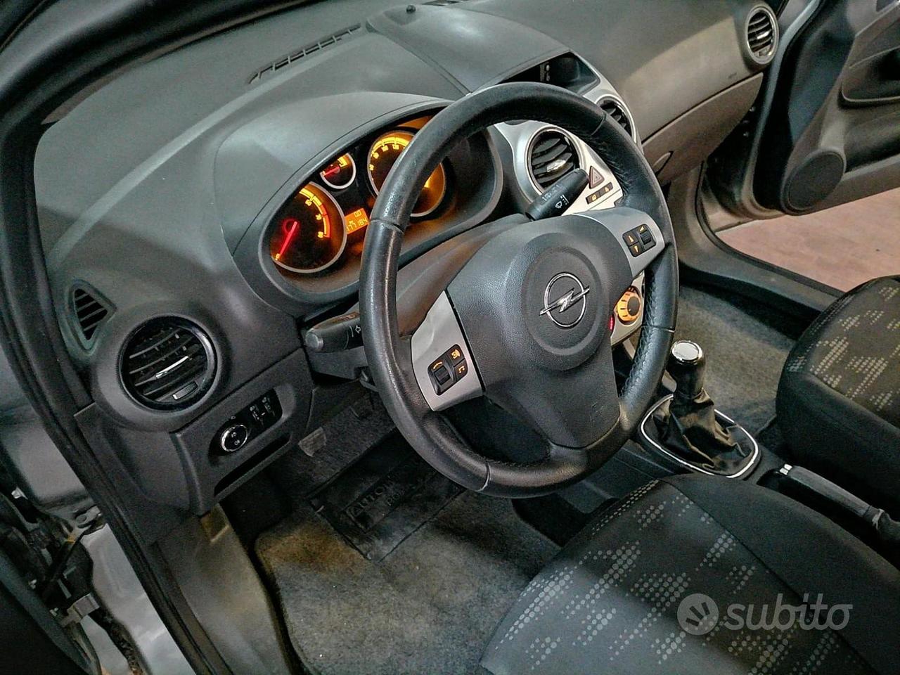 Opel Corsa 1.2 16v 85cv Cosmo Ok Neop.