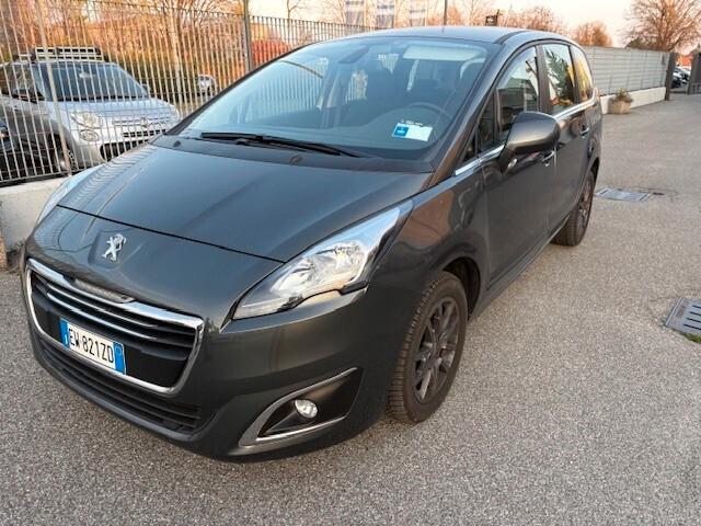 Peugeot 5008 1.6 HDi 115CV Active