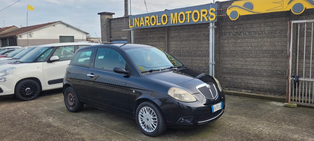 Lancia Ypsilon NEOPATENTATA 1.2 Argento