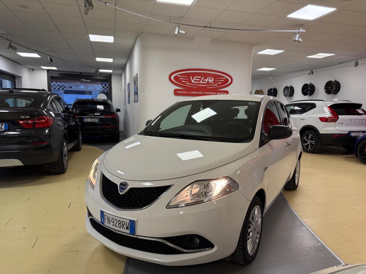 Lancia Ypsilon 1.3 MJT 16V 95 CV 5 porte S&S Silver