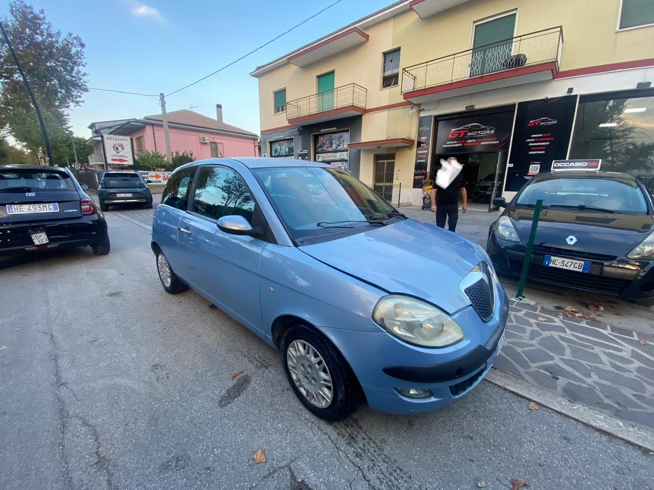 Lancia Ypsilon 1.3 MJT 75 CV Platino