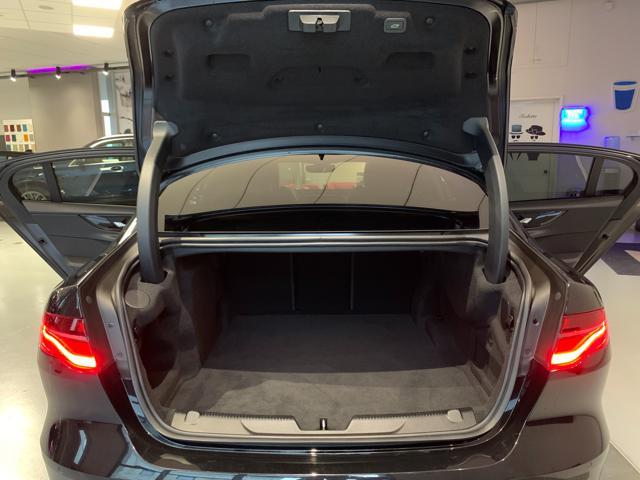 JAGUAR XE 2.0 250 CV P 250 EDITION aut. R-Dynamic HSE