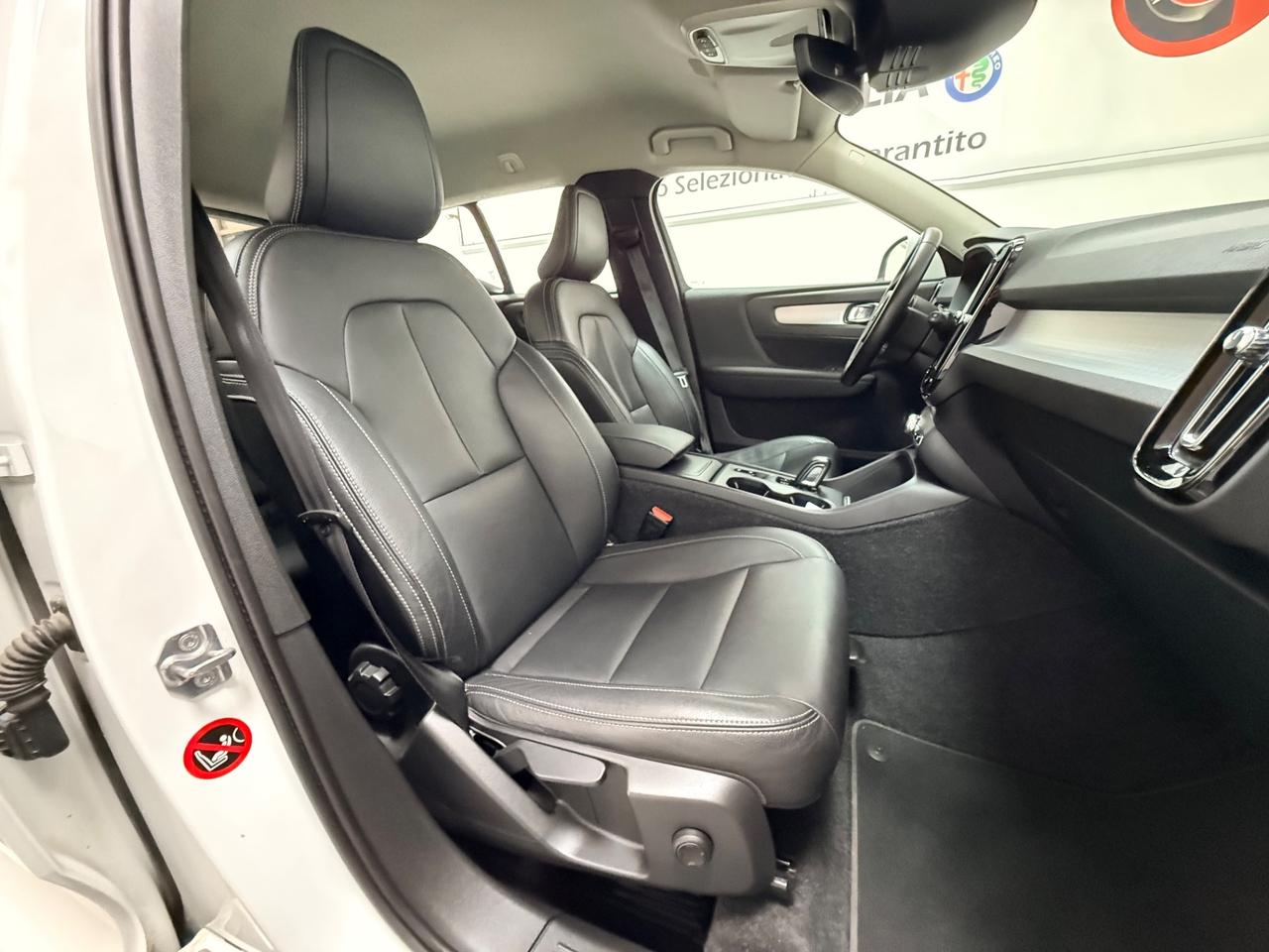 Volvo XC40 D4 2.0 190 CV AWD Geartronic Momentum 03/2018 EURO 6B