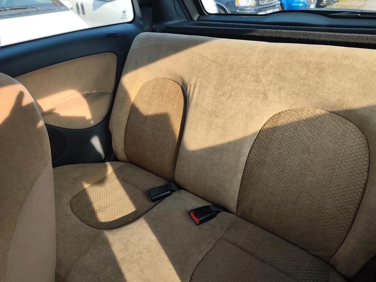 Lancia Ypsilon 1.3 MJT 75 CV Oro
