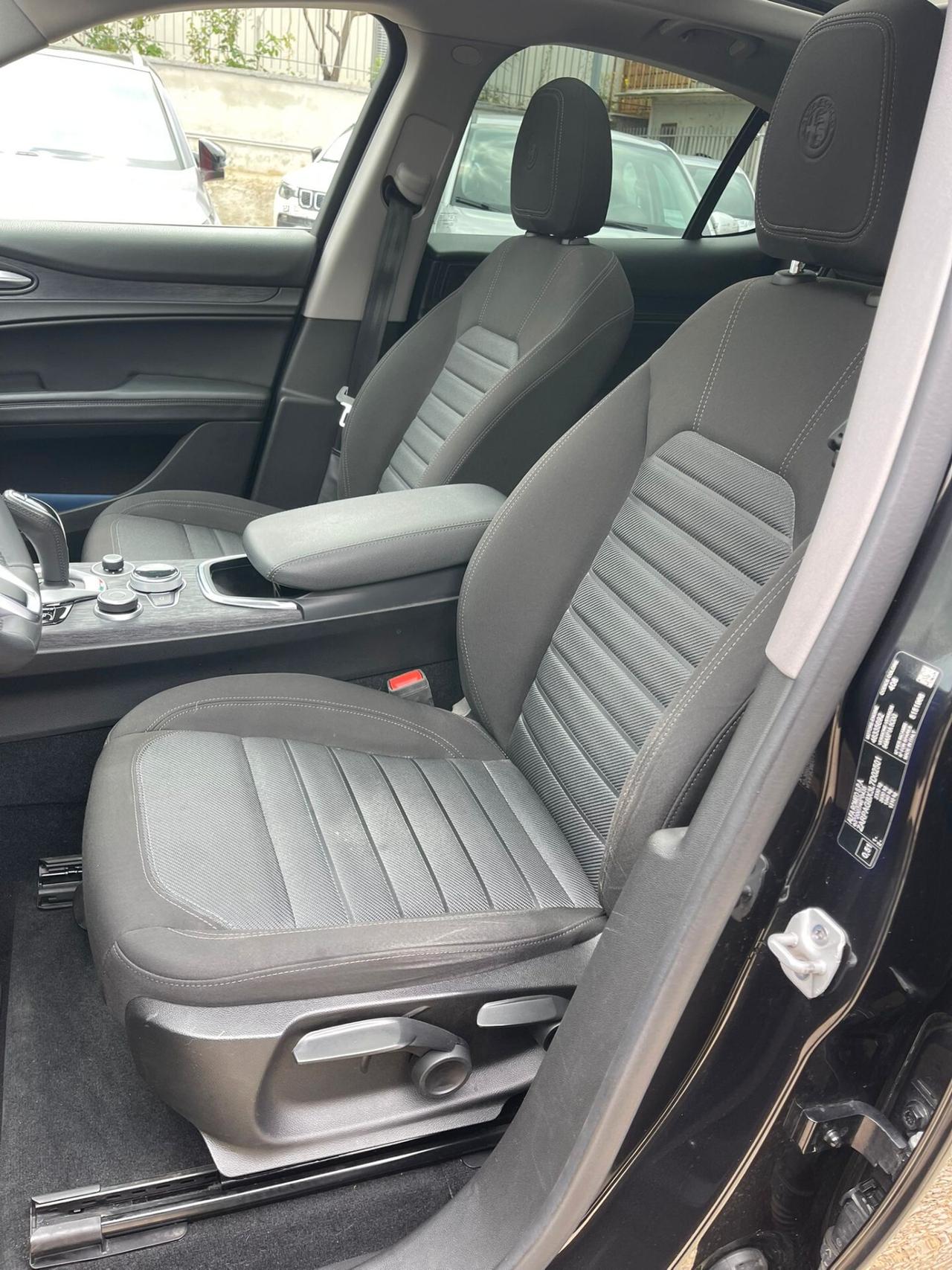 Alfa Romeo Stelvio 2.2 Turbodiesel 160 CV AT8 RWD Super