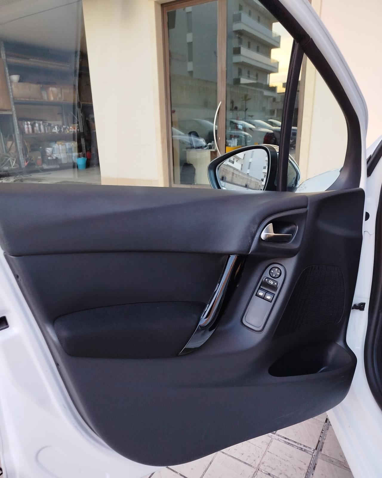 Citroen C3 1.2 VTi 82 Vanity Fair 10