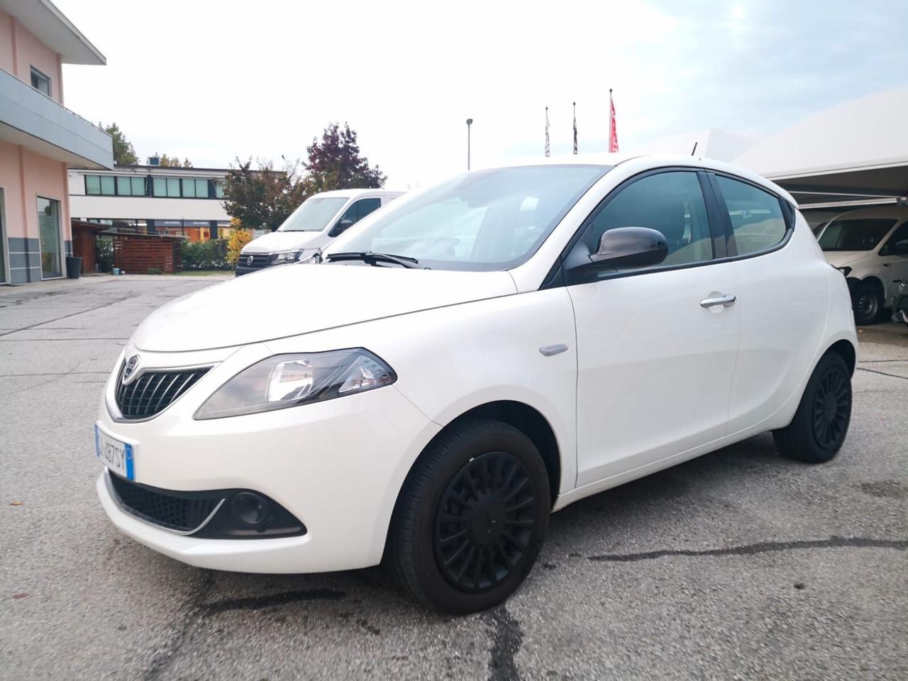 Lancia Ypsilon 1.0 Hybrid *** OK NEOPATENTATI ***