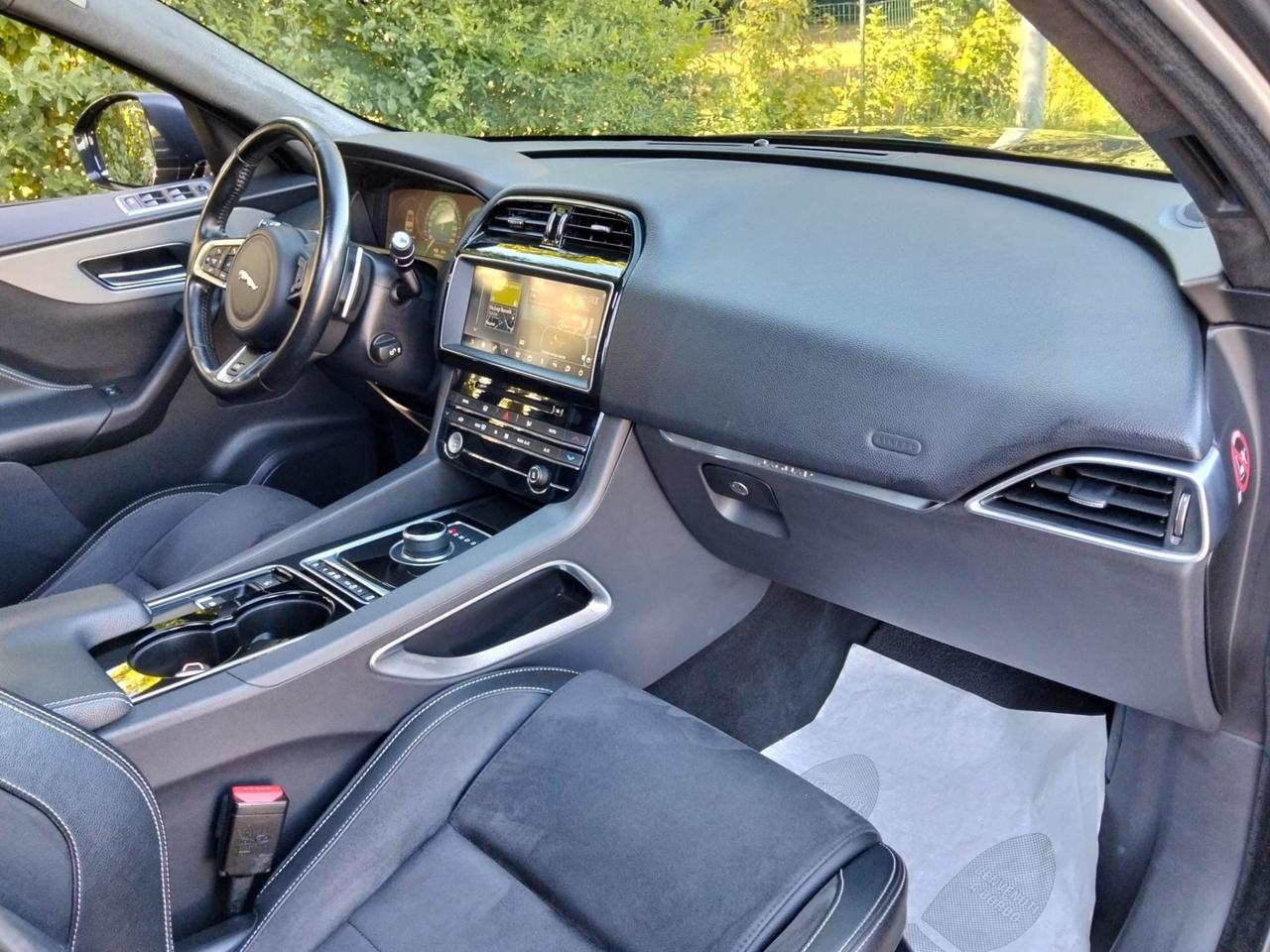 Jaguar F-Pace S 3.0 D V6 300 CV AWD Automatic*Navi*Alcantara