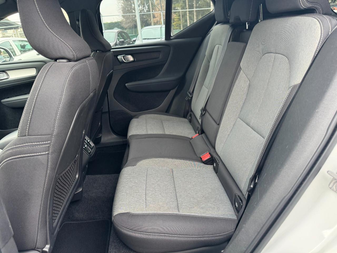 Volvo XC40 T2 Geartronic Momentum Pro