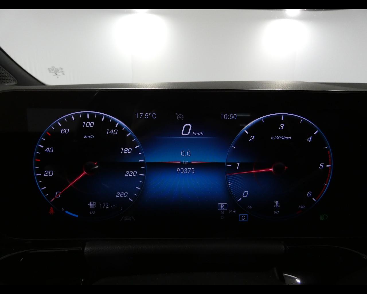 Mercedes-Benz GLA (H247) - GLA 200 d Automatic Premium
