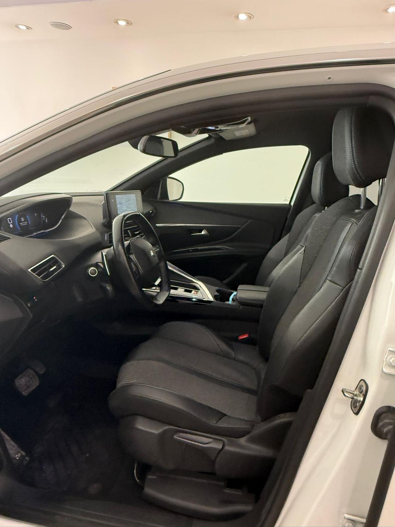 Peugeot 3008 BlueHDi 130 S&S EAT8 Allure Pack 2023